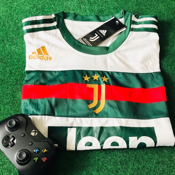 JUVENTUS KIT - Picture 2 of 6